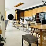 Apartment Caesar & *