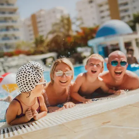 Caesar & Apartament Trikomo