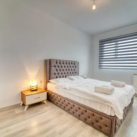 Apartament Caesar & *