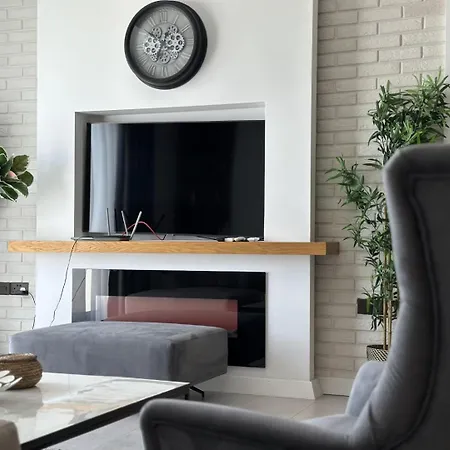 Caesar & Apartament Trikomo